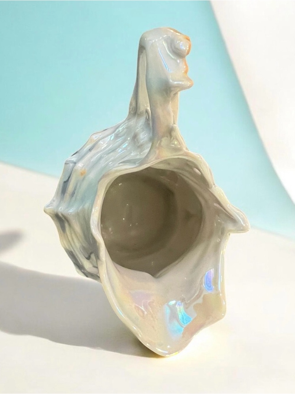Vintage 1900 Royal Bayreuth Bavaria iridescent ceramic shell pitcher. - Picture 4 of 5